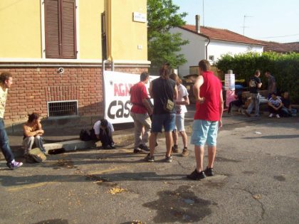 Nella foto - Laboratorio Sociale Alessandria