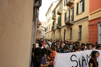 Nella foto - Laboratorio Sociale Alessandria