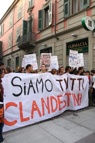 Nella foto - Laboratorio Sociale Alessandria