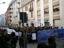 Nella foto - Laboratorio Sociale Alessandria