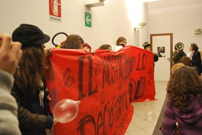 Nella foto - Laboratorio Sociale Alessandria