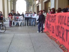 Nella foto - Laboratorio Sociale Alessandria