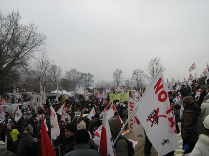 Nella foto - Laboratorio Sociale Alessandria