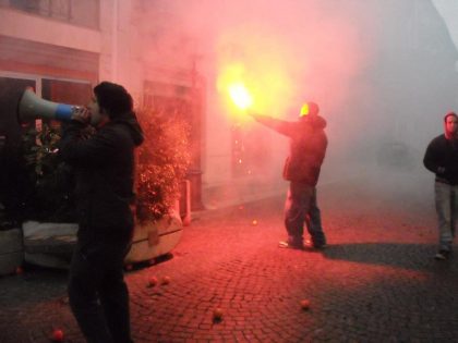 Nella foto - Laboratorio Sociale Alessandria