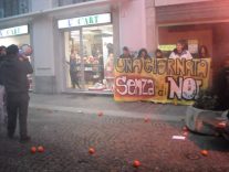 Nella foto - Laboratorio Sociale Alessandria