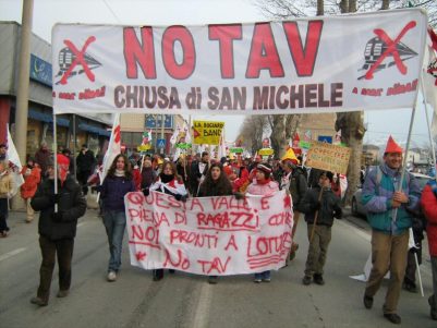 Nella foto - Laboratorio Sociale Alessandria