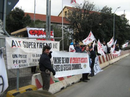 Nella foto - Laboratorio Sociale Alessandria