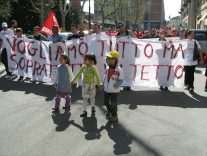 Nella foto - Laboratorio Sociale Alessandria