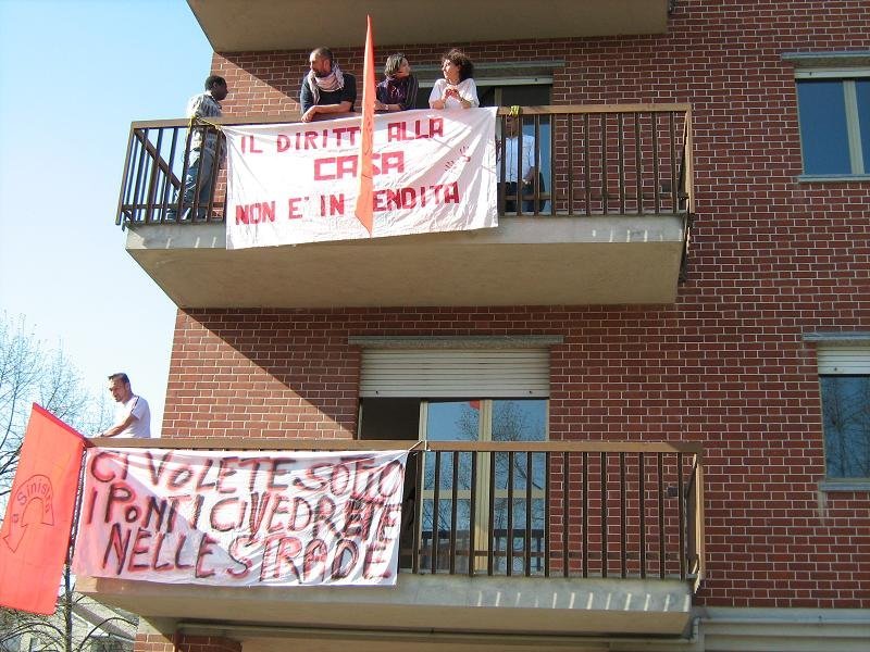 Nella foto - Laboratorio Sociale Alessandria