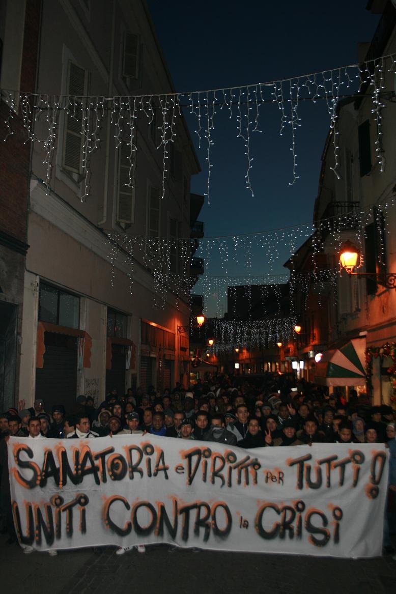 Nella foto - Laboratorio Sociale Alessandria