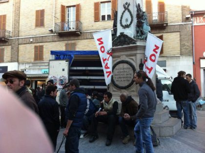 Nella foto - Laboratorio Sociale Alessandria