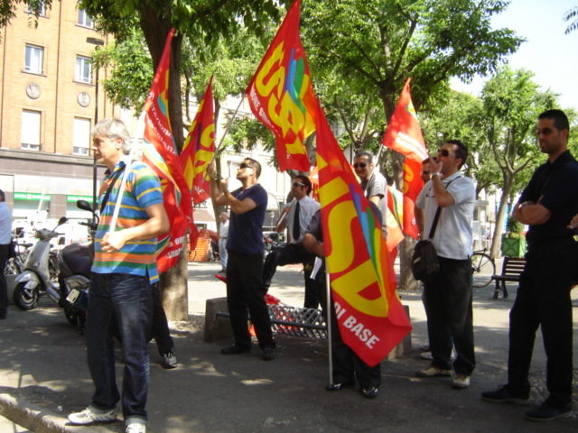 Nella foto - Laboratorio Sociale Alessandria