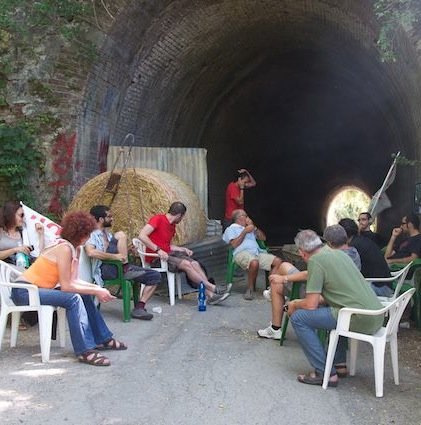 Nella foto - Laboratorio Sociale Alessandria