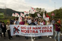 Nella foto - Laboratorio Sociale Alessandria