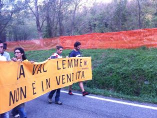 Nella foto - Laboratorio Sociale Alessandria