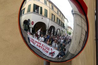 Nella foto - Laboratorio Sociale Alessandria