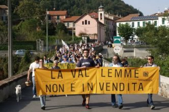 Nella foto - Laboratorio Sociale Alessandria