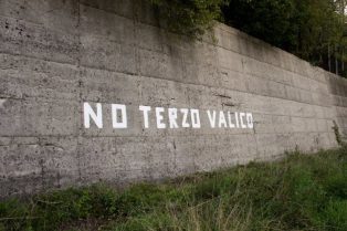 Nella foto - Laboratorio Sociale Alessandria