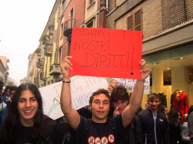 Nella foto - Laboratorio Sociale Alessandria