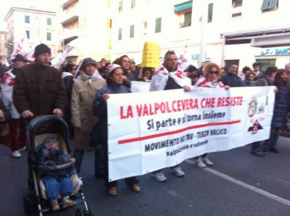 Nella foto - Laboratorio Sociale Alessandria
