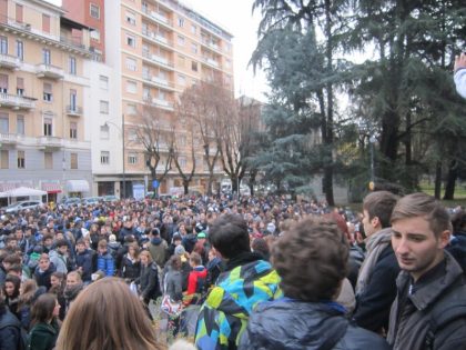 Nella foto - Laboratorio Sociale Alessandria