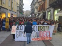 Nella foto - Laboratorio Sociale Alessandria