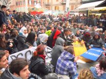 Nella foto - Laboratorio Sociale Alessandria