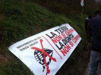 Nella foto - Laboratorio Sociale Alessandria
