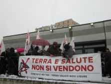 Nella foto - Laboratorio Sociale Alessandria