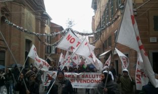 Nella foto - Laboratorio Sociale Alessandria