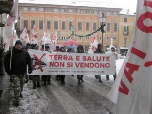 Nella foto - Laboratorio Sociale Alessandria