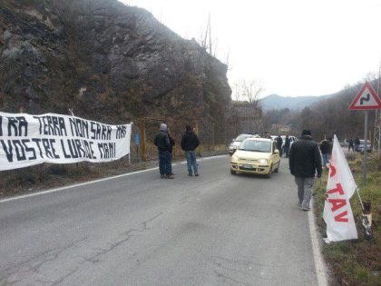 Nella foto - Laboratorio Sociale Alessandria