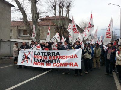 Nella foto - Laboratorio Sociale Alessandria