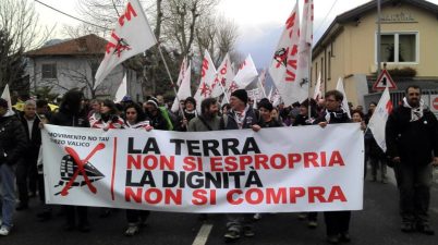 Nella foto - Laboratorio Sociale Alessandria