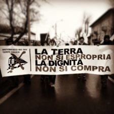 Nella foto - Laboratorio Sociale Alessandria