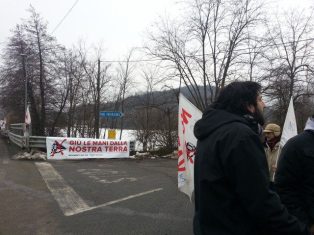 Nella foto - Laboratorio Sociale Alessandria