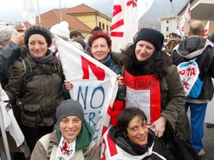 Nella foto - Laboratorio Sociale Alessandria