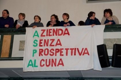 Nella foto - Laboratorio Sociale Alessandria