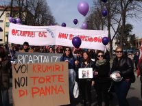 Nella foto - Laboratorio Sociale Alessandria