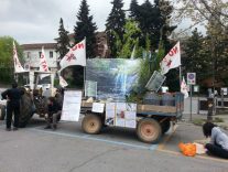 Nella foto - Laboratorio Sociale Alessandria