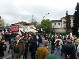 Nella foto - Laboratorio Sociale Alessandria
