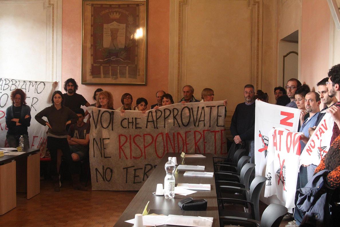 Nella foto - Laboratorio Sociale Alessandria