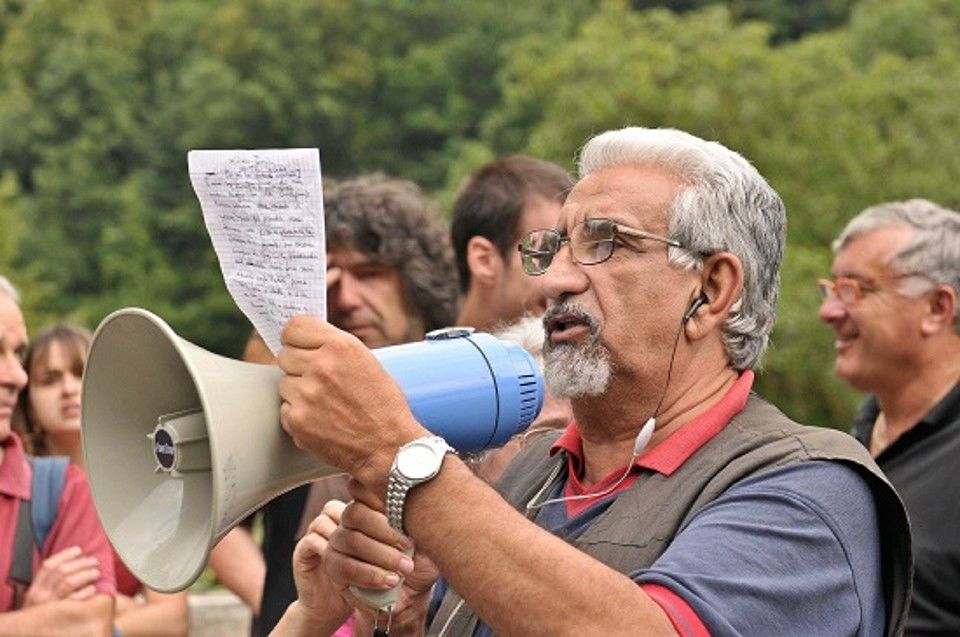 Nella foto - Laboratorio Sociale Alessandria