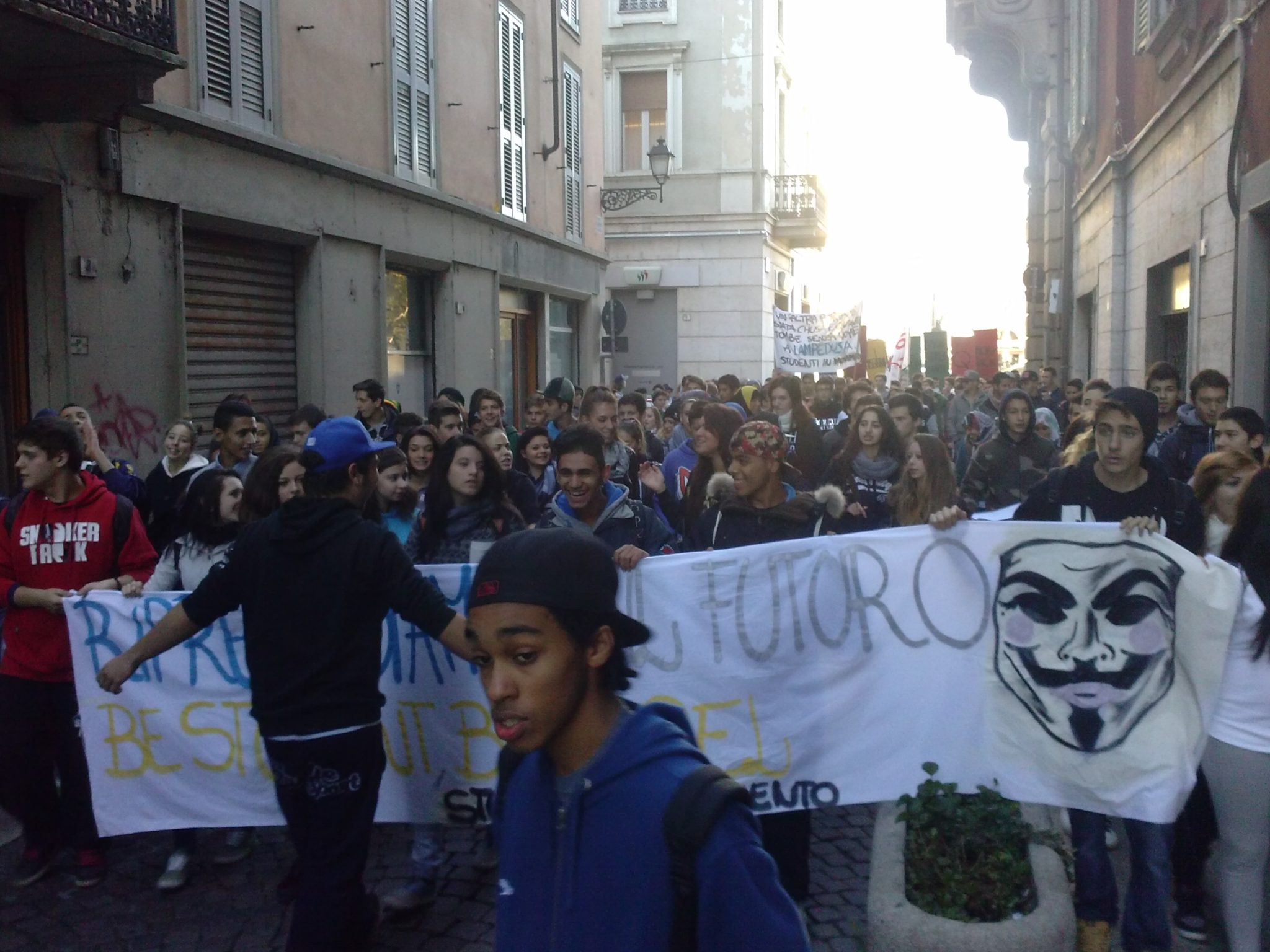 Nella foto - Laboratorio Sociale Alessandria