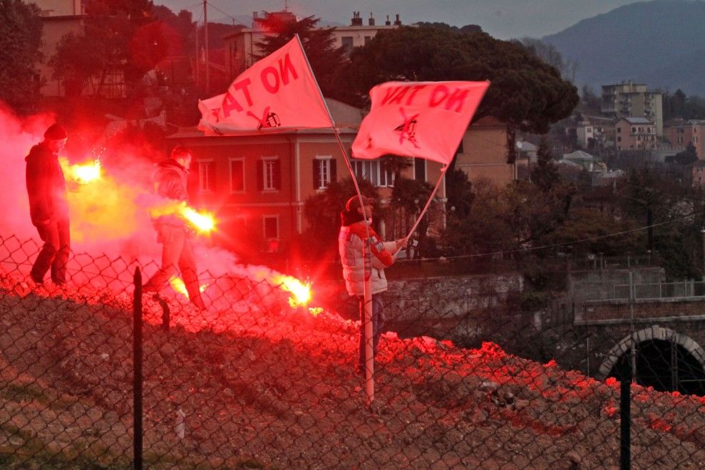 Nella foto - Laboratorio Sociale Alessandria