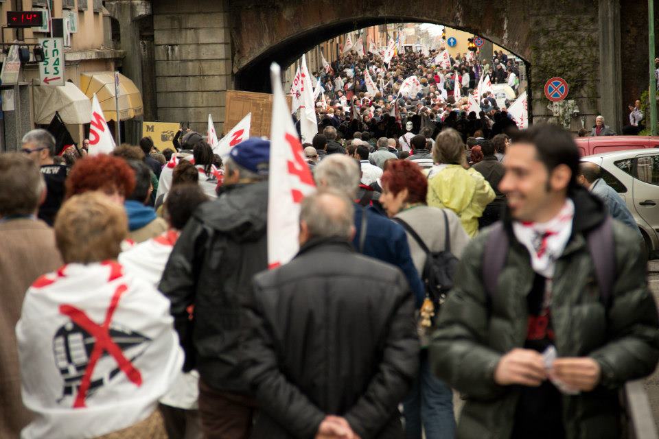 Nella foto - Laboratorio Sociale Alessandria