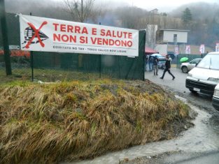 Nella foto - Laboratorio Sociale Alessandria