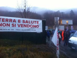 Nella foto - Laboratorio Sociale Alessandria