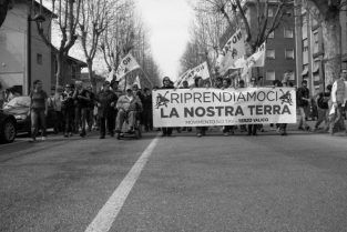 Nella foto - Laboratorio Sociale Alessandria