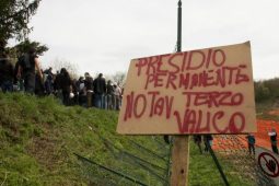 Nella foto - Laboratorio Sociale Alessandria